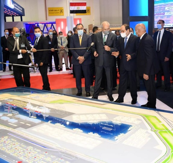 السيسي يفتتح معرض ومؤتمر النقل الذكي واللوجستيات