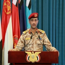 العميد سريع: القوة الصاروخية تدك مرابض الطائرات الحربية للعدوان في خميس مشيط وأهداف حيوية في جيزان