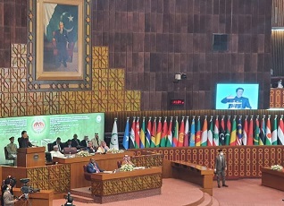 عمران خان: تداعيات الفوضى في أفغانستان لا تقتصر على إيران وباكستان