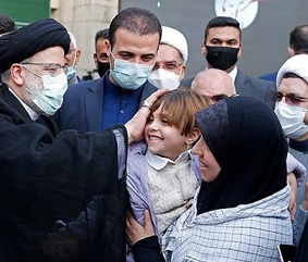 رئيسي: امن ايران والعراق والمنطقة اليوم ثمرة دماء الشهداء