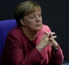 ميركل: سنسعى لاحياء مفاوضات الاتفاق النووي