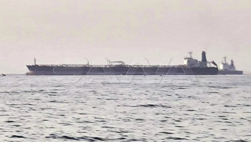 السيطرة على حريق إثر استهداف ناقلة نفط قبالة ميناء بانياس واقتصار الأضرار على الماديات السيطرة على حريق إثر استهداف ناقلة نفط قبالة ميناء بانياس واقتصار الأضرار على الماديات