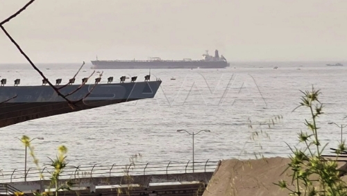 السيطرة على حريق إثر استهداف ناقلة نفط قبالة ميناء بانياس واقتصار الأضرار على الماديات السيطرة على حريق إثر استهداف ناقلة نفط قبالة ميناء بانياس واقتصار الأضرار على الماديات