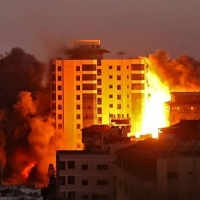 تجدّد القصف الإسرائيلي على الأحياء السكنية في غزة في اليوم الثالث من العدوان