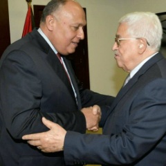 محمود عباس وسامح شكري يبحثان مستجدات الساحة الفلسطينية عقب العدوان الاسرائيلي