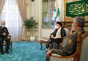 رئيس الاركان العامة الايرانية يلتقي الرئيس المنتخب