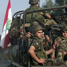 لبنان..مسلحون يطلقون النار في مدينة طرابلس احتجاجا على الأوضاع المعيشية والجيش ينتشر