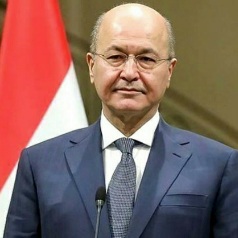 صالح يؤكد ضرورة التعاضد في إرساء أمن المنطقة والتنسيق مع المملكة المتحدة في مكافحة الإرهاب