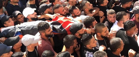 جماهير حاشدة في تشييع جثمان الشهيد الفتى عماد حشاش في نابلس
