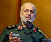 قائد عسكري ايراني: مهمة المجموعة البحرية 75 اثبتت فشل الضغوط الاميركية / ضرورة انتاج اسلحة متطورة وقادرة على مباغتة العدو