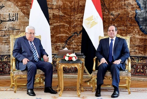 عباس والسيسي يؤكدان مواصلة التشاور والتنسيق المكثف بينهما في الموضوعات ذات الاهتمام المشترك عباس والسيسي يؤكدان مواصلة التشاور والتنسيق المكثف بينهما في الموضوعات ذات الاهتمام المشترك