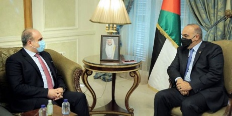 رئيس الوزراء يؤكد أهمية تعزيز العلاقات مع سوريا ويبحث نقل الغاز المصري والكهرباء إلى لبنان