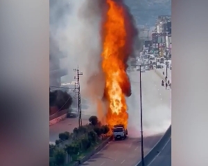 إنفجار صهريج لتوزيع الغاز على أوتوستراد الزوق واقتصار الأضرار على الماديات