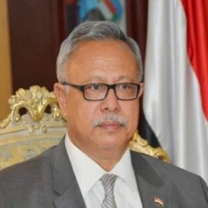 رئيس حكومة الإنقاذ الوطني في صنعاء يهنئ بذكرى انتصار الثورة الإسلامية في ايران
