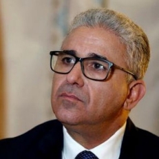 انقسامات سياسية في ليبيا تعيد إلى الأذهان المعارك بين طبرق وطرابلس