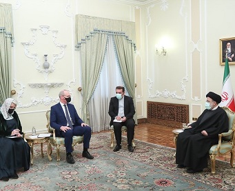 طهران عازمة على المزيد من تعزيز علاقاتها مع الدول الصديقة والمستقلة