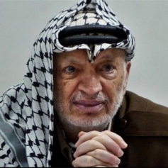 رئيس وزراء قطر السابق: ياسر عرفات قتل على أيدي مقربين منه