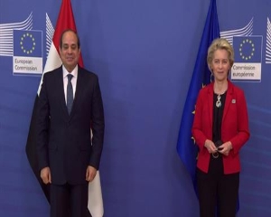 السيسي يبحث مع مسؤولين من الاتحاد الاوروبي تعزيز العلاقات في ضوء المصالح والتحديات المشتركة