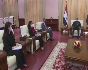 البرهان خلال لقائه بيرتس: نتمسك بالحوار مع الجميع لحل الأزمة في السودان