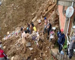 ارتفاع حصيلة الفيضانات في مدينة بيتروبوليس إلى 94 ضحيّة
