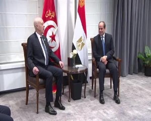 السيسي يستقبل نظيره التونسي في بروكسل.. وتأكيد على علاقات أخوية راسخة بين البلدين