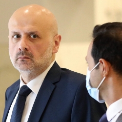 وزارة الداخلية تعلن توقيف جماعة إرهابية تجند شباناً لتنفيذ عمليات انتحارية تستهدف 3 مواقع