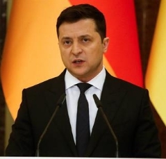 اشتباكات عنيفة في العاصمة كييف غداة رفض زيلنسكي التفاوض حول حياد بلاده ونزع السلاح