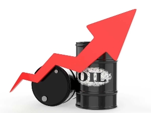 أسعار النفط تصل إلى أعلى مستوياتها في سبع سنوات