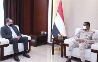 نائب رئيس مجلس السيادة يلتقي السفير الليبي بالخرطوم