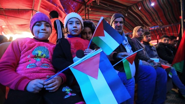 مهرجان جماهيري في مخيم اليرموك بدمشق إحياء ليوم الأرض الفلسطيني