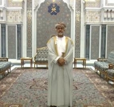 السلطان هيثم بن طارق يبحث ووزيرة الخارجية البريطانية سبل تحسين العلاقات الثنائية
