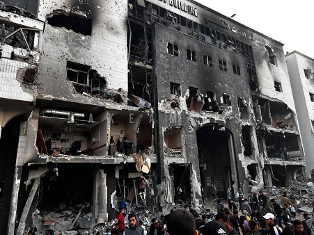 الصحة بغزة : العثور على مقبرة جماعية جديدة في مجمع الشفاء.. حماس تصف المشاهد دليلا على مخطط الإبادة والتهجير الصهيوني