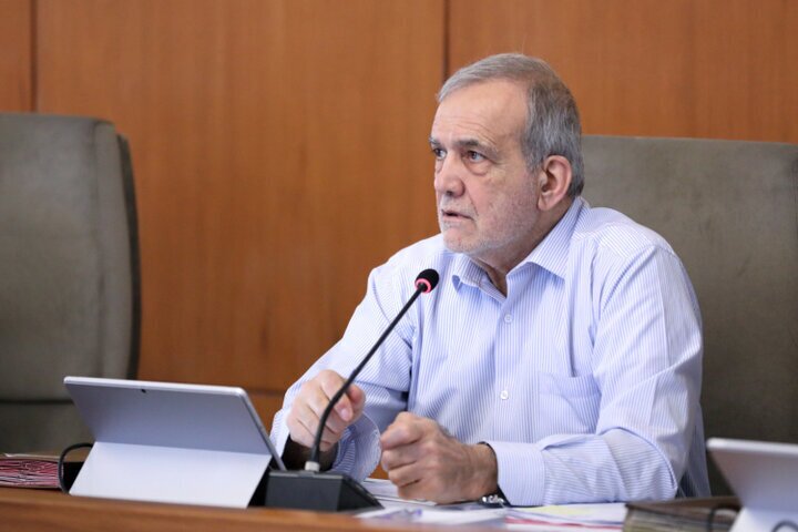 بزشكيان: على دول المنطقة أن يمنعوا العدو من إدارة المعركة من أراضيهم