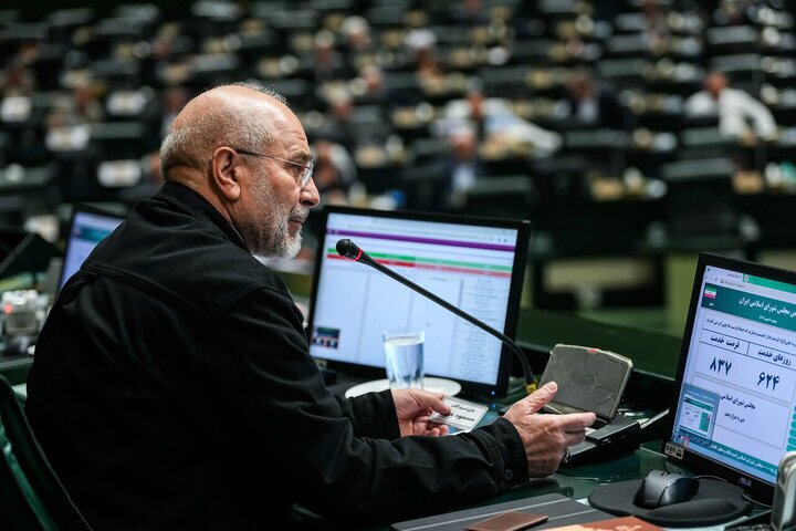 قاليباف: الأمريكيون اضطرو لتحديد الأولويات بسبب النقص في مخزونات الدفاع الجوي