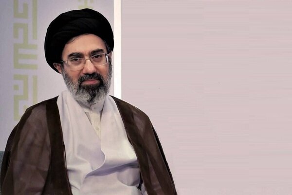 قائد الثورة الإسلامية يوجه رسالة تهنئة بيوم الجيش