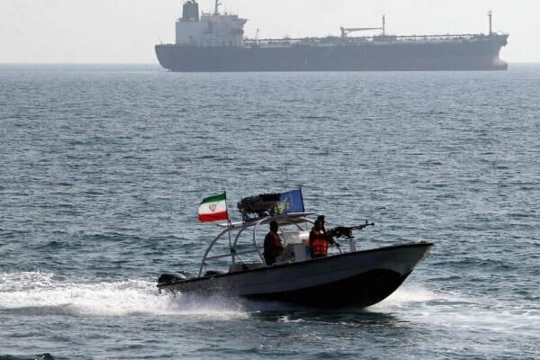 مقر خاتم الأنبياء: القوات المسلحة الايرانية تدير مضيق هرمز بكامل اقتدارها