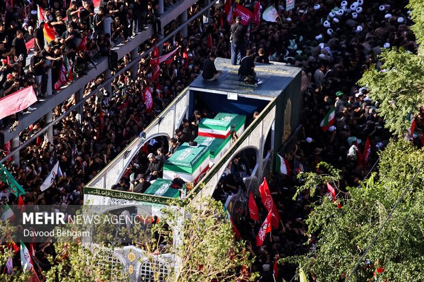 مسؤول: أكثر من 7 ملايين شخص شارك في مراسم تشييع القائد الشهيد في مشهد