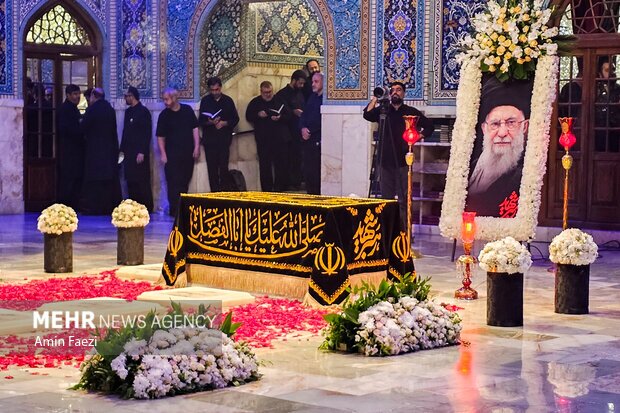بدعوة من قائد الثورة.. إقامة مراسم تكريم للإمام الشهيد في مصلى طهران يوم الثلاثاء