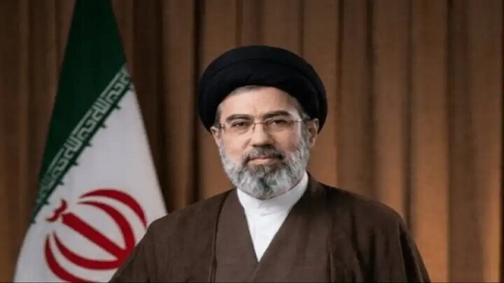قائد الثورة: نقض مذكرة التفاهم يثبت عدم قيمة توقيع الرئيس الأمريكي/ لدى الشعب الايراني دروسا للعدو