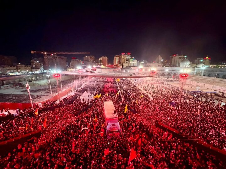 تشييع مهيب لجثمان قائد الثورة الشهيد في كربلاء