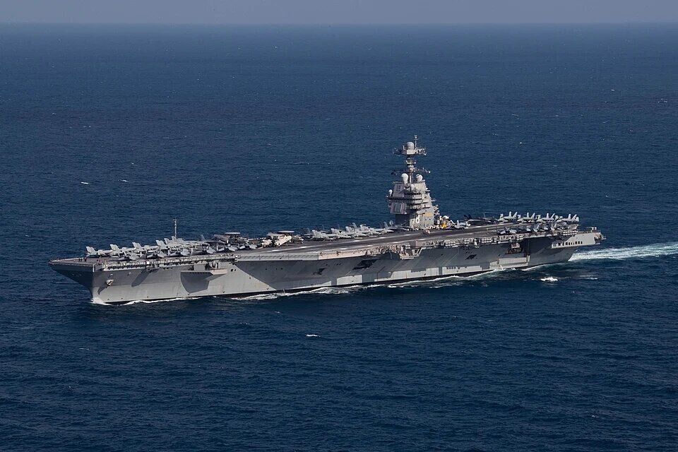 Iran Army Navy blocks US warship from entering Hormuz Strait