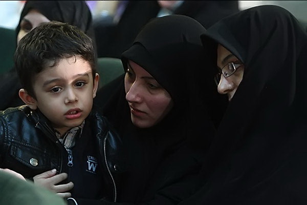 قبل از ازدواج فکر میکردم آدم بداخلاق و اخمویی باشد قبل از ازدواج فکر میکردم آدم بداخلاق و اخمویی باشد