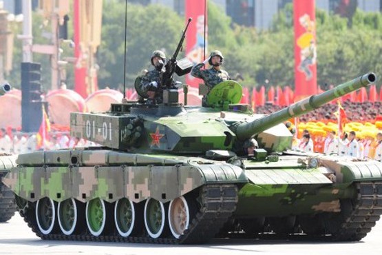 سربازهای چینی در تانک‌هایشان جا نمی​شوند