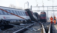 روزنما : برخورد شدید قطار در سوئیس
