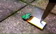 ویدئویی از انفجار باتری گوشی بر اثر تماس چاقو!