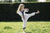 کاراته؛ راه حل درمان بیماری نادر یک دختر