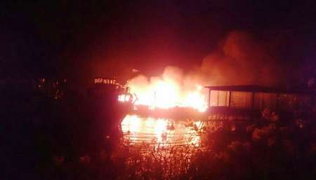 جزئیات آتش‌سوزی لنج‌های تجاری در اروندرود