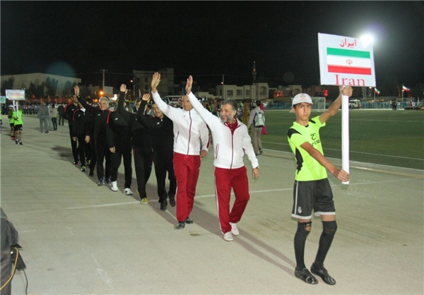 استقبال چشمگیر مردم قشم از افتتاحیه بدون مسابقه جام جهانی فوتبال هنرمندان +عکس