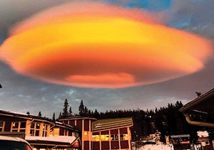 ابر بشقاب‌پرنده‌ای روی آسمان سوئد