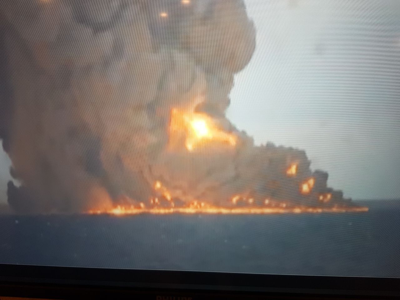 نفتکش ایرانی در حال غرق شدن است/  امیدها برای نجات 32 خدمه نفتکش کمرنگ شد